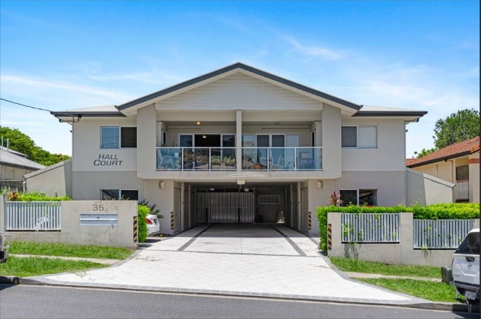Front of 5/35 Hall St, Chermside: a three-bedroom unit at Hall Court